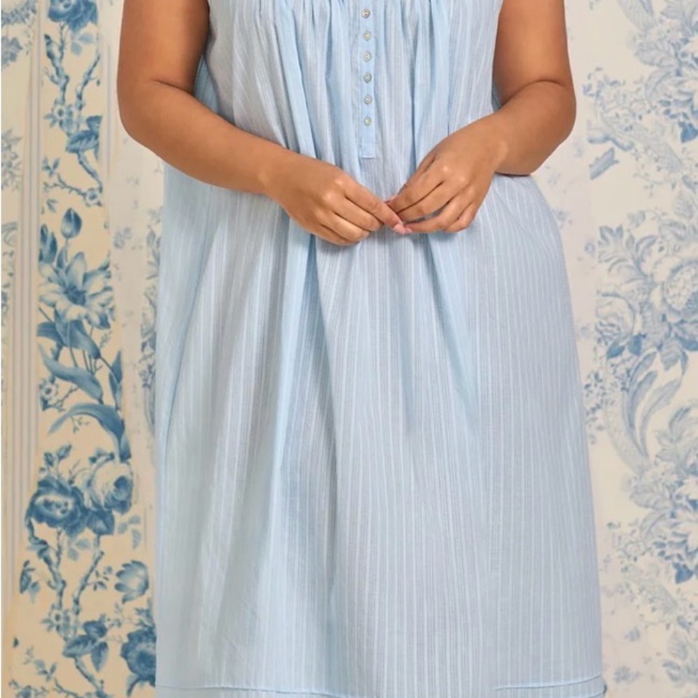 Eileen West Light Blue Nightgown L cotton  like new